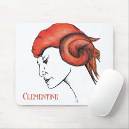 Porträt einer Frau mit mandarinenorangen Haaren Po Mousepad