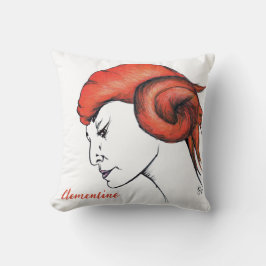 Porträt einer Frau mit tangerine-orangen Haaren Po Kissen