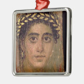 Porträt einer Frau, von Fayum, Romano-Ägyptisch, Ornament Aus Metall (Links)