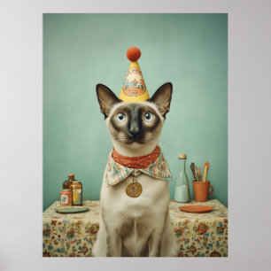Porträt einer Vintage-Siamesenkatze mit Partyhut Poster