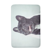 Porträt eines glücklichen französischen Bulldogist Badematte (Vorderseite Vertikal)