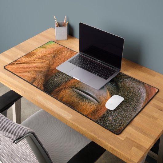 Porträt eines Orang-Utan-Männchens, Georgia, USA Schreibtischunterlage (Büro 2)