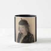 Porträt eines schönen Modells Tasse (Zentrum)