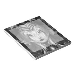 Porträt von Cyiria Midnight Bright Notizblock