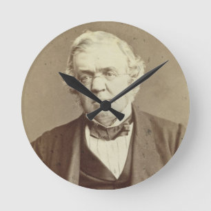 Porträt von William Makepeace Thackeray (1811-63) Runde Wanduhr