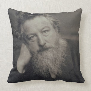 Porträtphotographie von William Morris (1834-96) Kissen