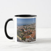 Portugal, Madeira, Funchal. Kabelwagen Tasse (Links)