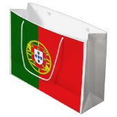 Portugese Flagge Große Geschenktüte (Vorderseite Schrägansicht)