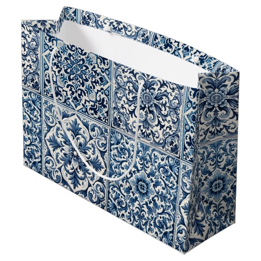 Portugiesisch-blaue Fliese Große Geschenktüte (Rückseite Schrägansicht)