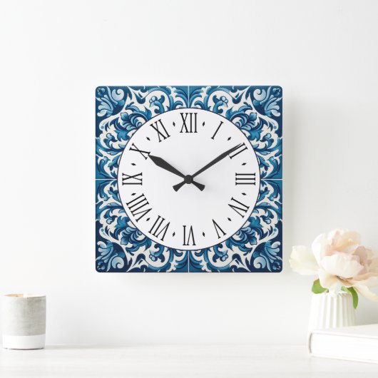 Portugiesisch-blaue Kacheldecke Quadratische Wanduhr (Zuhause)