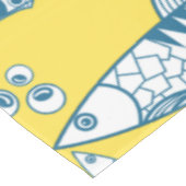 Portugiesisch Sardines Pattern Azulejos Yellow Tischdecke (Schrägansicht)