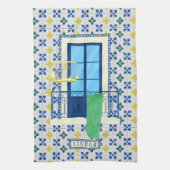 Portugiesische Fliesen und Fensterbalkon mit Vogel Geschirrtuch (Vertikal)