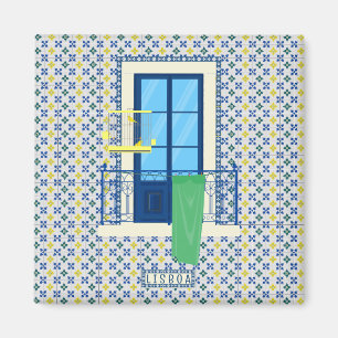 Portugiesische Fliesen und Fensterbalkon mit Vogel Magnet
