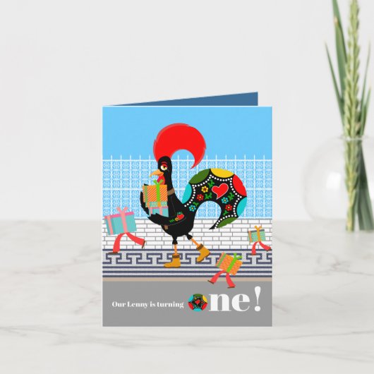 Portugiesische Rooster mit Geschenken 1. Geburtsta Einladung (Vorderseite)