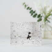 Portugiesischer Wasserhund im Zimmer Postkarte (Stehend Vorderseite)