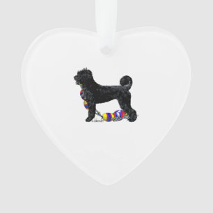 Portugiesischer Wasserhund steht mit Schwimmlinie Ornament