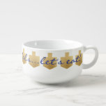 Porzellan-Tasse personalisieren "Gold Dreidel" Große Suppentasse<br><div class="desc">Personalisieren Sie Ihr "Golden Dreidel", indem Sie Text verändern. Wählen Sie Ihren bevorzugten Schriftart Stil, Farbe, Größe und Wortlaut. Viel Spaß! Danke, dass ihr angehalten und vorbeigekommen seid! Viel geschätzt!!! Stil: Sup MugMachen Sie die Mahlzeit mit einem Suppe Schlamm mehr Spaß! Serviere deine Lieblingssuppe in einer Porzellantasse, gestaltet mit deinen...</div>