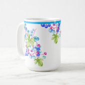 Porzellanberries auf einer klassischen Tasse (Vorderseite Links)