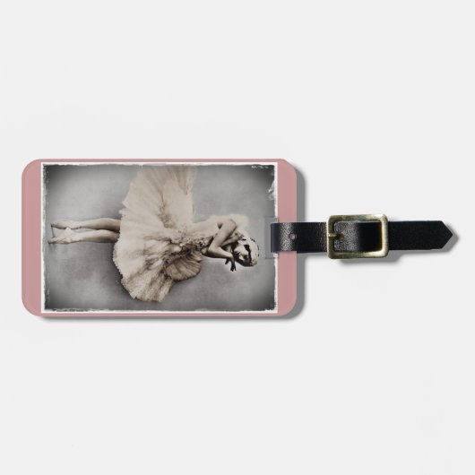 Posed en Pointe Gepäckanhänger (Vorderseite horizontal)