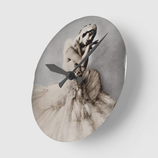 Posed en Pointe Runde Wanduhr (Winkel)