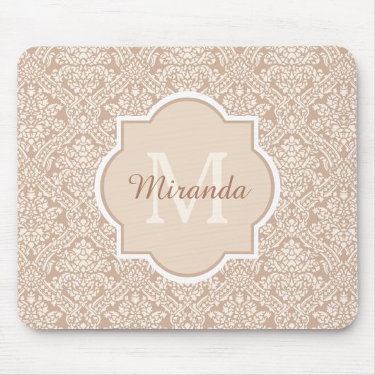 Posh Tan Damask Muster Monogram mit Name Mousepad (Vorne)
