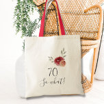 Positive Aquarellfarben-Rose Blumenmuster 70. Gebu Tragetasche<br><div class="desc">Positive Aquarell Rose Floral 70. Geburtstag Tote Tasche mit Typografie 70 so was - 70. Geburtstagstasche / Motivierend und positives Geschenk für eine Frau. Das Design zeichnet sich durch ein positives und lustiges Zitat 70 so, was in der modernen Typografie und schöne Aquarellfarben Rose und Zweige. Die Tasche ist ein...</div>