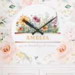 Positive Bejahung Inspiration, Blumenmuster Runde Wanduhr<br><div class="desc">Eine schön gestaltete Uhr mit positiver Bestätigung. Lassen Sie diese Grafiken und Zitate inspiriert und motiviert. Sie können einen Namen mit der Personalisierungsfunktion hinzufügen.</div>