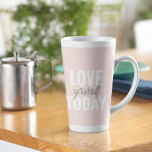 Positive Liebe Sie heute Pastel Pink Zitat Milchtasse<br><div class="desc">Positive Liebe Sie heute Pastel Pink Zitat</div>