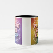 "Positive Vibes in jeder Sekunde" Zweifarbige Tasse (Mittel)
