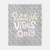 Positive Vibes nur neutrale Farbe boho Stil Fleecedecke (Vorderseite)