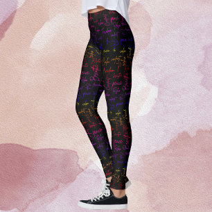 Positive Wörter Regenbogen Schrift Schwarz Muster Leggings