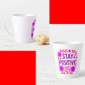 Positives Motivierend Zitat aus der Blüte bleibe Milchtasse