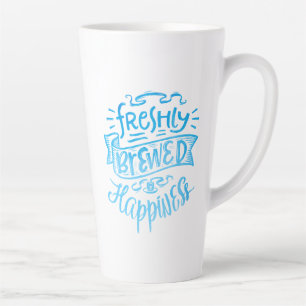 Positives Zitat auf Kaffeetasse in blauer Kalligra Milchtasse