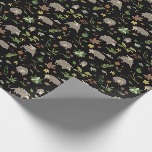 Possummen auf einem Berry-Feld in Schwarz Geschenkpapier (Ecke)