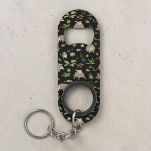 Possummen auf einem Berry-Feld in Schwarz Mini Flaschenöffner