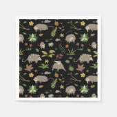 Possummen auf einem Berry-Feld in Schwarz Serviette (Vorderseite)