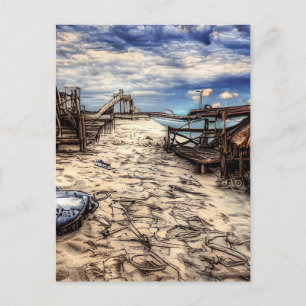 Postapokalyptischer leerer verlassener Strand Postkarte