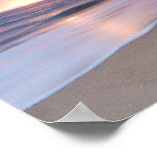 Poster: Calm Beach Waves Poster (Ecke)