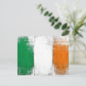 Postkarte mit Grungy Vintag Irish Flag (Stehend Vorderseite)