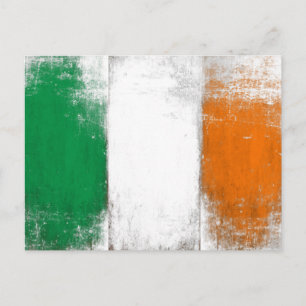 Postkarte mit Grungy Vintag Irish Flag
