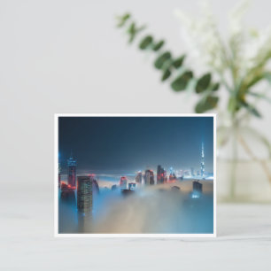 Postkarte - Skyline von Dubai in einem nebligen Dä