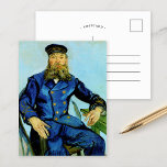 Postman Joseph Roulin | Vincent Van Gogh Postkarte<br><div class="desc">Porträt des Postmanns Joseph Roulin (1888) von dem niederländischen Postimpressionisten Vincent Van Gogh. Original Malerei ist ein Öl auf Leinwand. Das Portrait ist eines von mehreren Van Gogh Gemälden seines nahen Freundes, eines Postangestellten in der südfranzösischen Stadt Arles. In dieser Version sitzt Postman Roulin an einem Tisch vor einem hellblauen...</div>