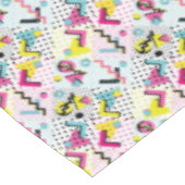 Postmoderne Memphis-Stilmuster Tischdecke (Schrägansicht)