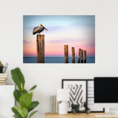 Posts & a Pelican | Fort Myers Beach, Florida Poster (Heimbüro)