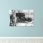 Postträger mit "United Mail"-Automobil Leinwanddruck (Insitu (Holzboden))