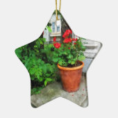 Pot of Geraniums auf Stoop Keramik Ornament (Links)