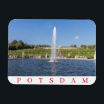 Potsdam Sanssouci Palace Gardens Kühlschrankmagnet Magnet<br><div class="desc">Ein schönes Foto des Springbrunnens und der Gärten vor dem Sanssouci-Palast in Potsdam in Deutschland gedruckt auf einem Souvenir-Kühlschrankmagnet.</div>