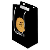 Pout-tato Funny Potato Pun Dark BG Kleine Geschenktüte (Vorderseite Schrägansicht)