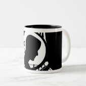 POW-MIA-Flagge Zweifarbige Tasse (VorderseiteRechts)