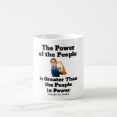 Power der People Coffee Tasse (Mittel)